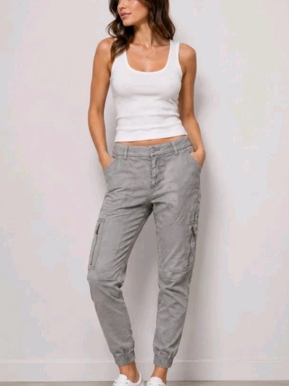 Vince Light Gray Linen Blend Cargo Joggers. Size 12